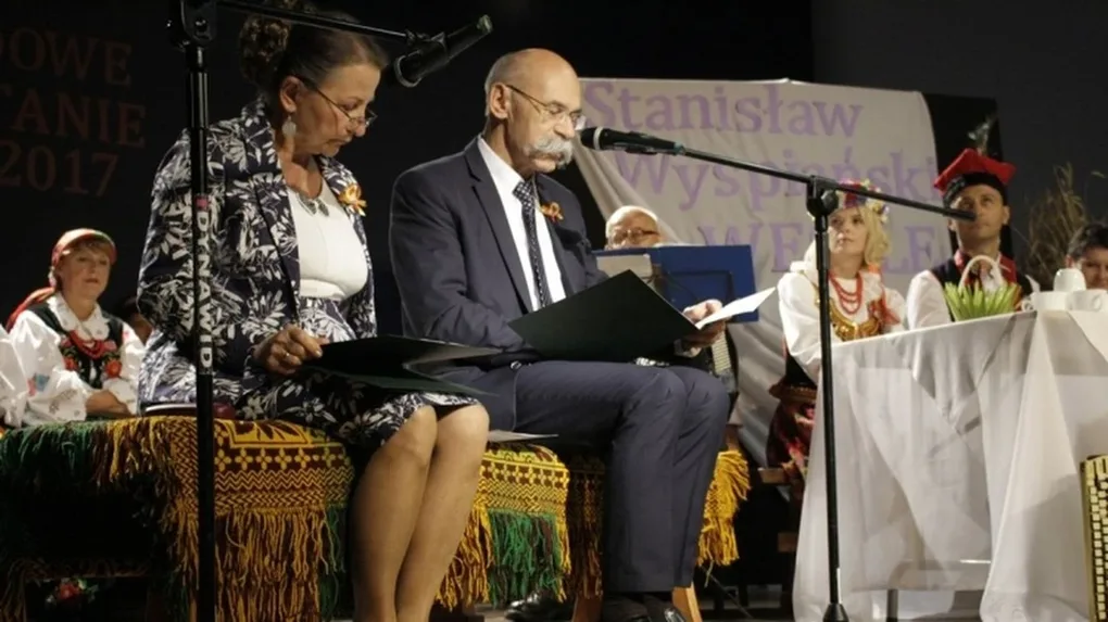 Ostrowianie wspólnie czytali 'Wesele' (zdjęcia)