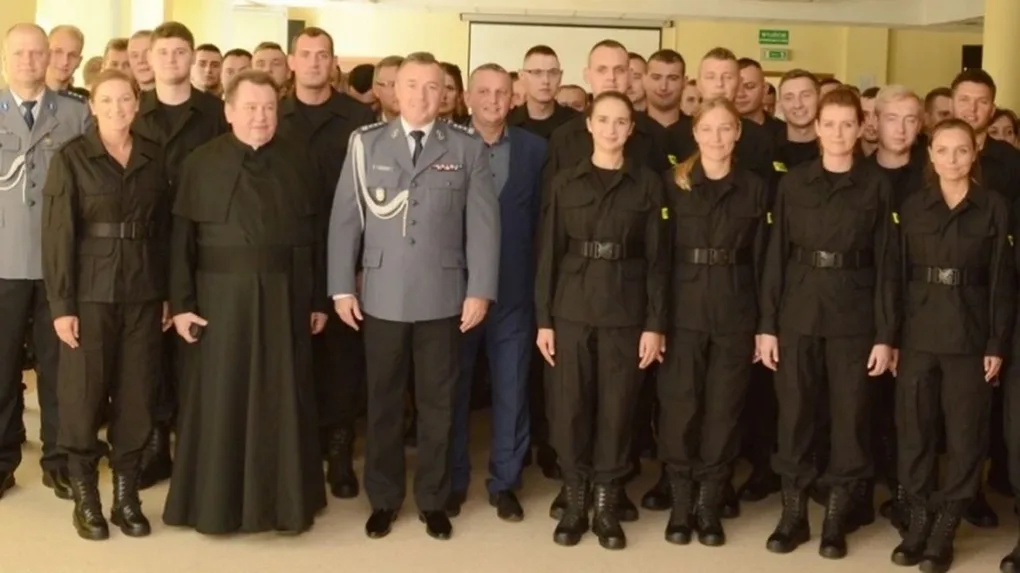 Ostrowską komendę policji wzmocni czterech funkcjonariuszy (zdjęcia)