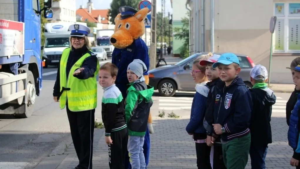 Policjanci edukowali dzieci z 'Jedynki' (zdjęcia)