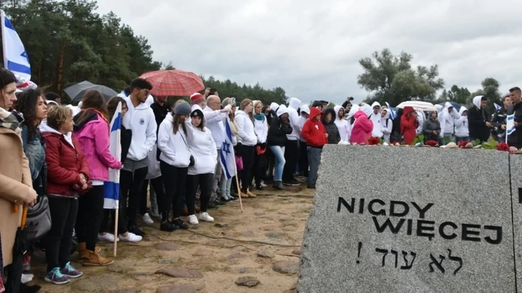 Izraelska i polska młodzież oddała hołd ofiarom Treblinki (zdjęcia)