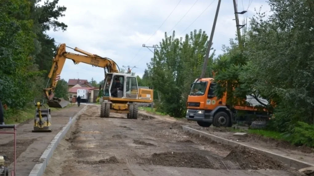 Intensywne prace na ul. Surowskiego (zdjęcia)