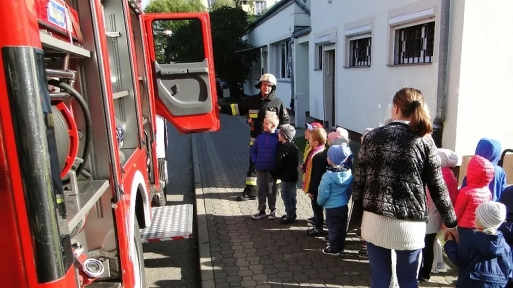 Ćwiczenia strażackie w ostrowskim przedszkolu (zdjęcia)