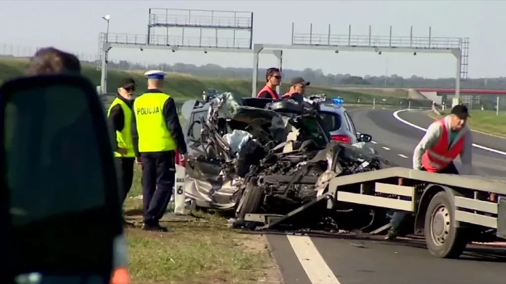 Tragiczny wypadek na A1. Zginęły dwie osoby (wideo)