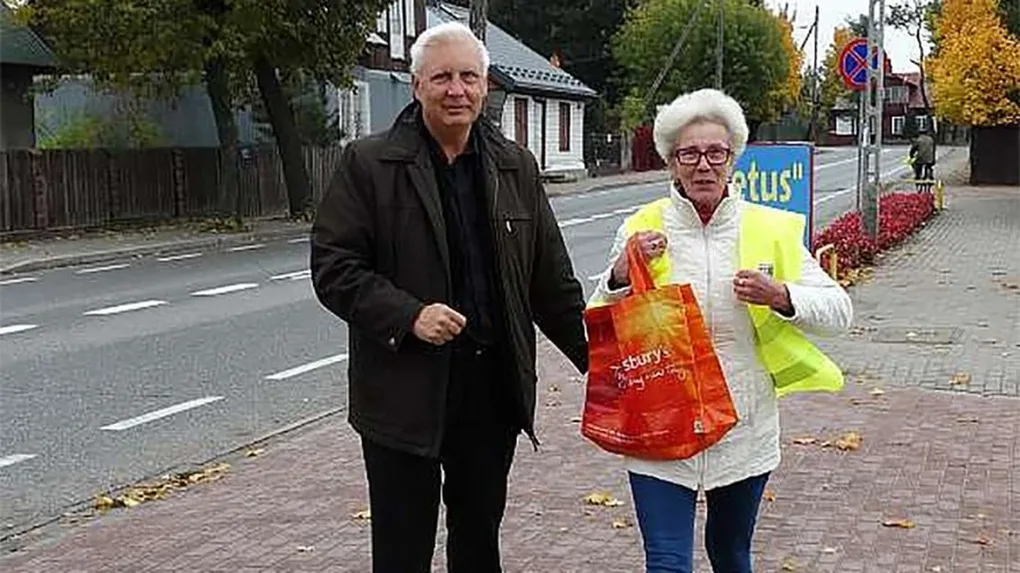 Widoczny na drodze bezpieczny po zmroku
