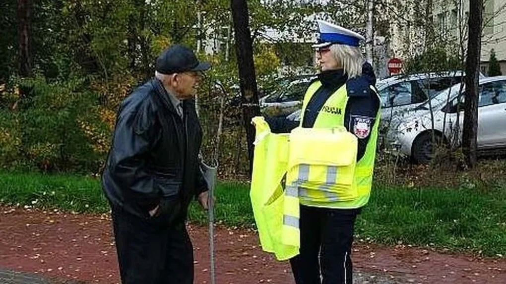 Kamizelki odblaskowe dla ostrowian (zdjęcia)