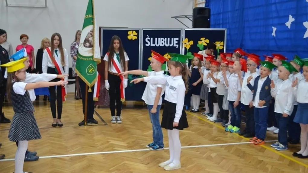 Ślubowanie pierwszoklasistów w 'Trójce' (zdjęcia)