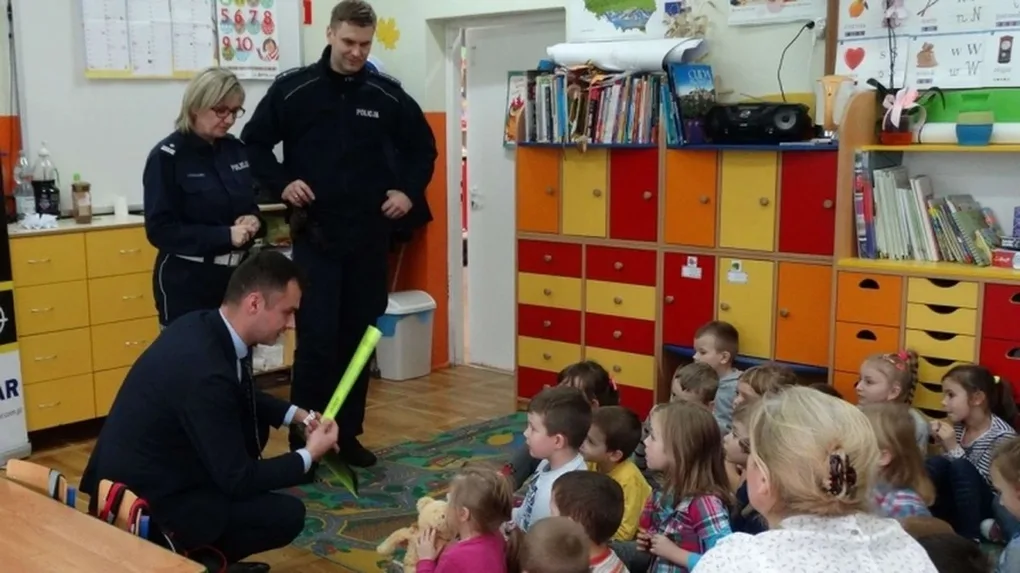 Policjanci z wizytą u nurskich przedszkolaków (zdjęcia)