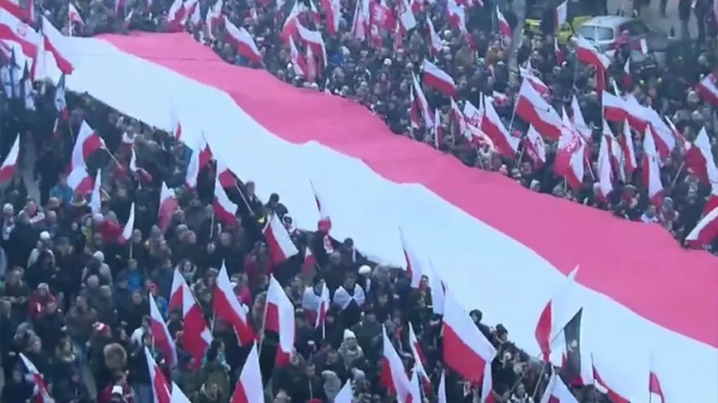 Marsz narodowców przeszedł przez Warszawę (wideo)
