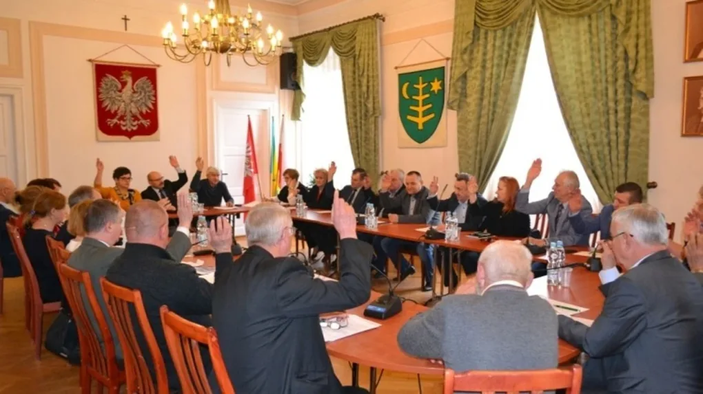 Nadzywczajna sesja rady miasta. Jeden projekt wywołał dyskusję