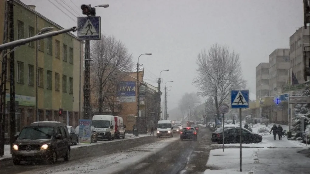 W piątek przelotne opady śniegu (wideo)