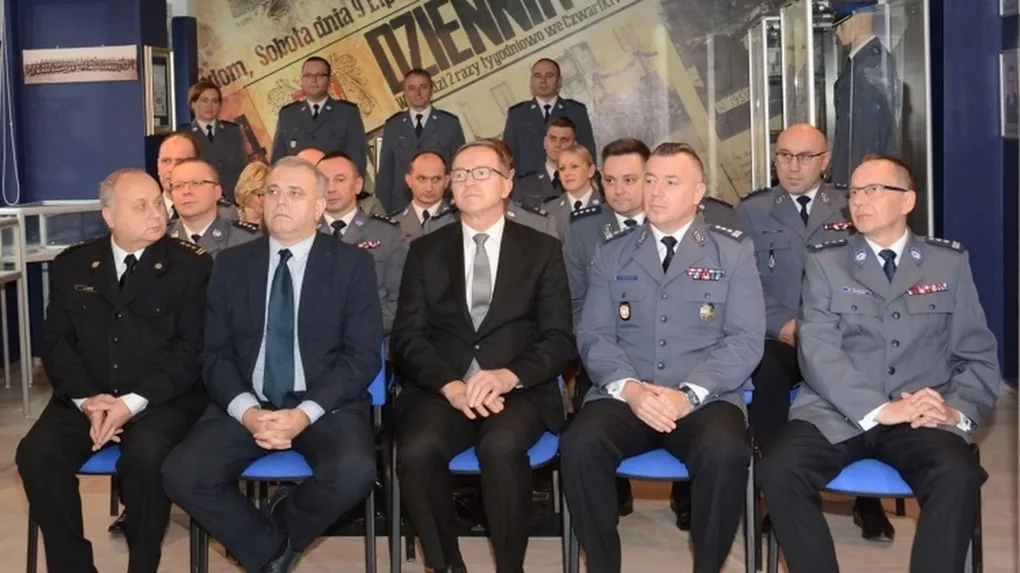 Dzielnicowy Grzegorz Radomski z wyróżnieniem Komendanta Wojewódzkiego