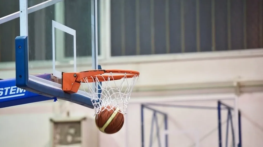 Mecz koszykówki juniorów LKS Ostrowianka