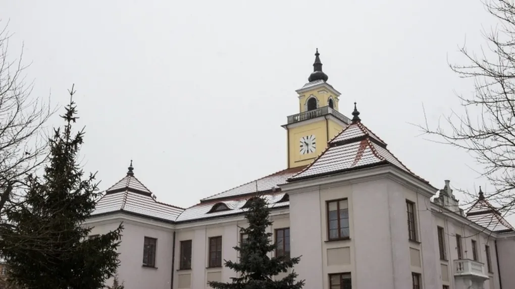 Chmury i śnieg w Ostrowi Mazowieckiej (wideo)