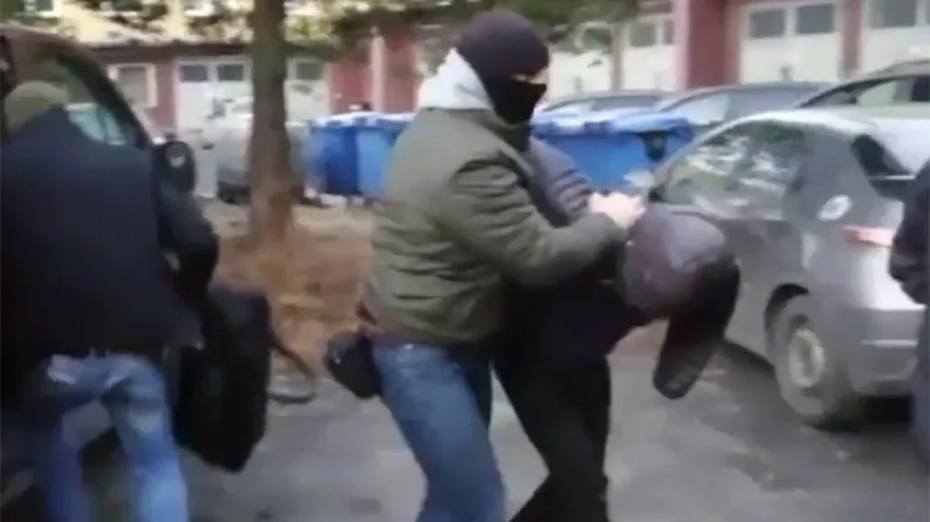 Łowcy cieni zatrzymali ściganego członka grupy 'Krakowiaka' (wideo)