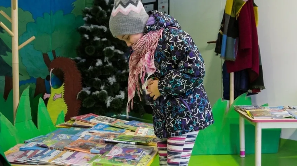 Mobilna biblioteka w przedszkolu 'Żółty Słonik' (zdjęcia, wideo)