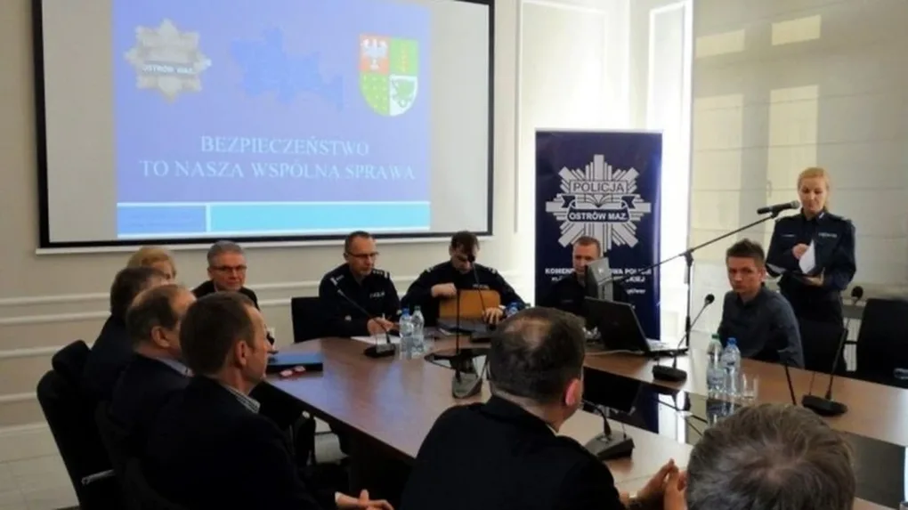 Odprawa roczna ostrowskich policjantów (zdjęcia)