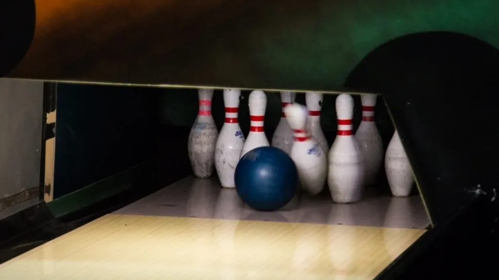 Niespodzianka w przedostatniej kolejce ligi bowlingowej