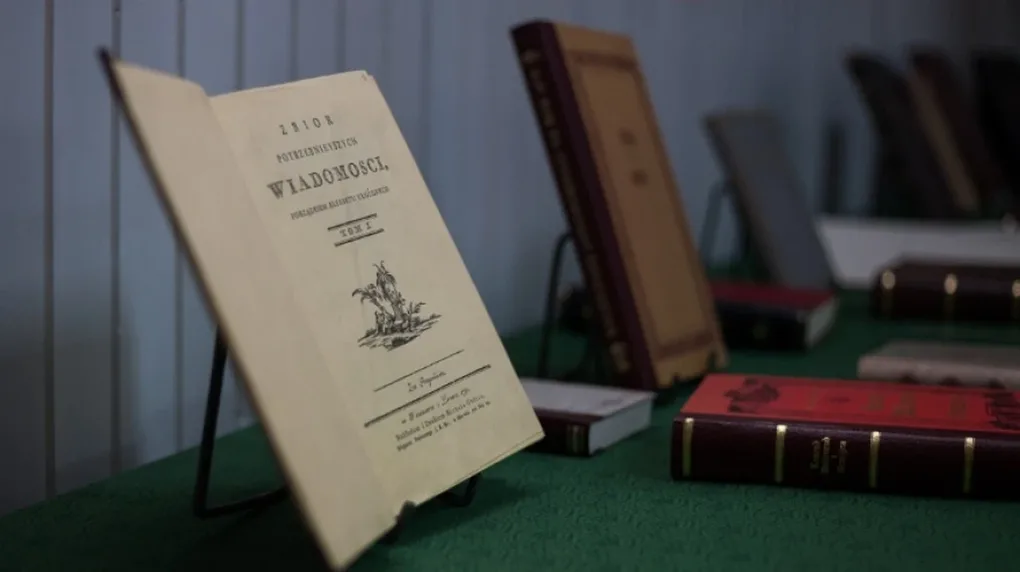 Piękne dzieła na wystawie ostrowskiej biblioteki (zdjęcia)