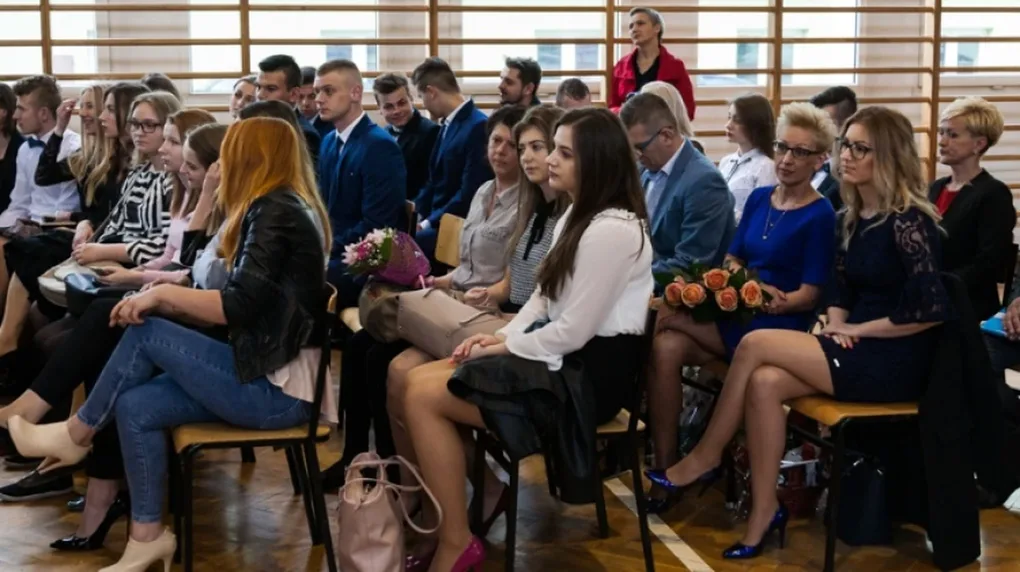 Zakończenie roku szkolnego maturzystów 'Rubinka' (zdjęcia, wideo)