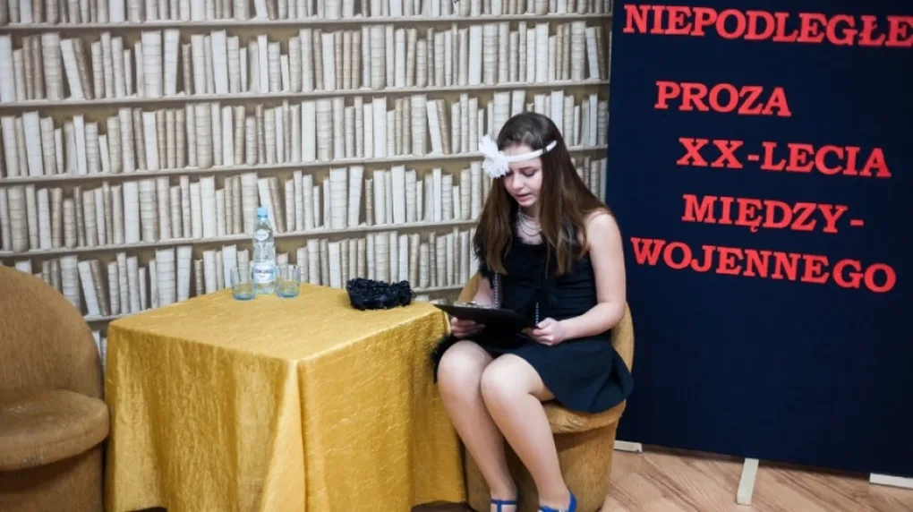  'Czytamy dla niepodległej'. Konkurs na uczniów szkół średnich i dorosłych (zdjęcia, wideo)