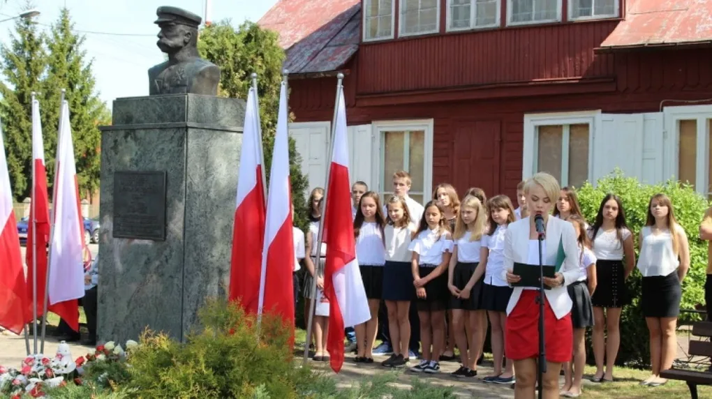 Brok na biało-czerwono (zdjęcia)
