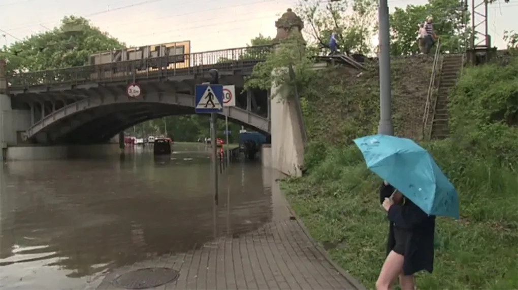 Gwałtowne burze przeszły nad Polską (wideo)