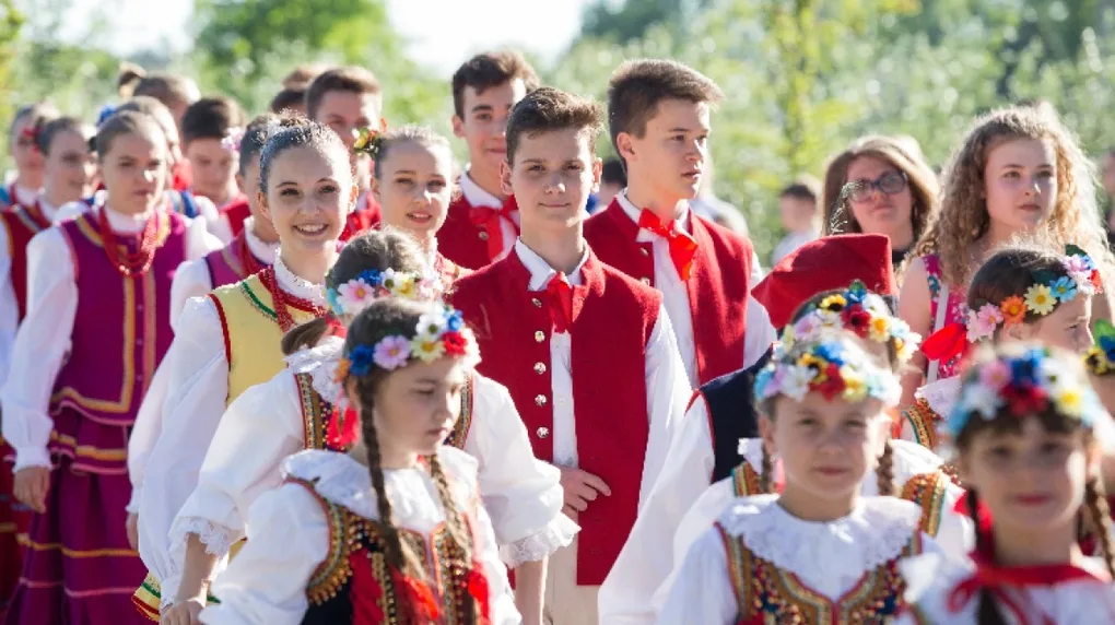 Ostrów opanowała 'Moda na Folklor' (zdjęcia, wideo)