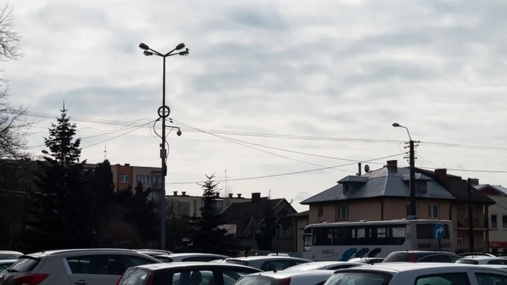 Środa z opadami deszczu i burzami (wideo)