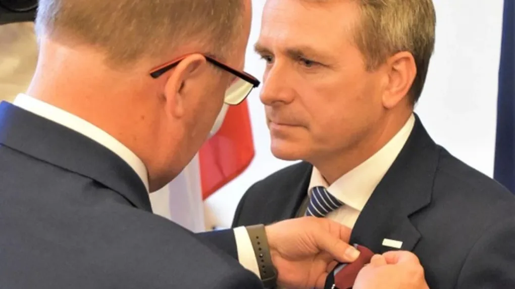 Srebrny krzyż zasługi dla burmistrza Jerzego Bauera