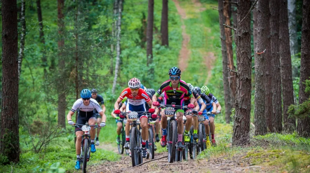 Kolarski peleton w Długosiodle (zdjęcia)