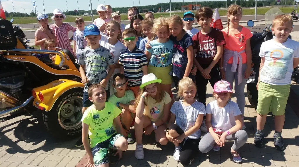 Uczniowie klas III na zielonej szkole w Jastrzębiej Górze
