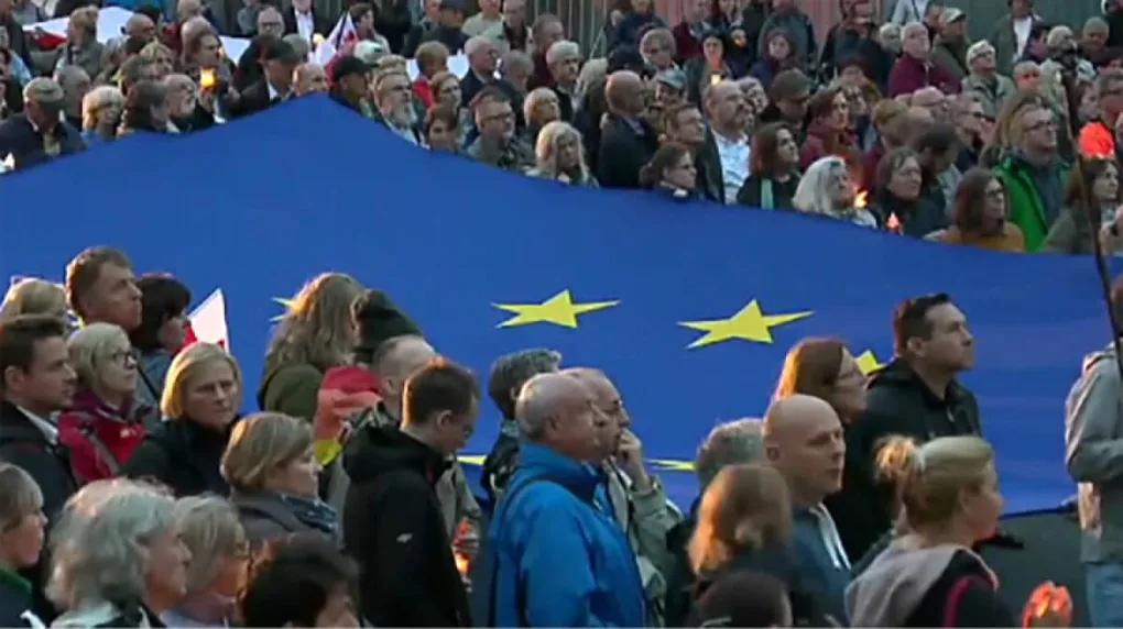 Protesty w obronie wolnych sądów (wideo)