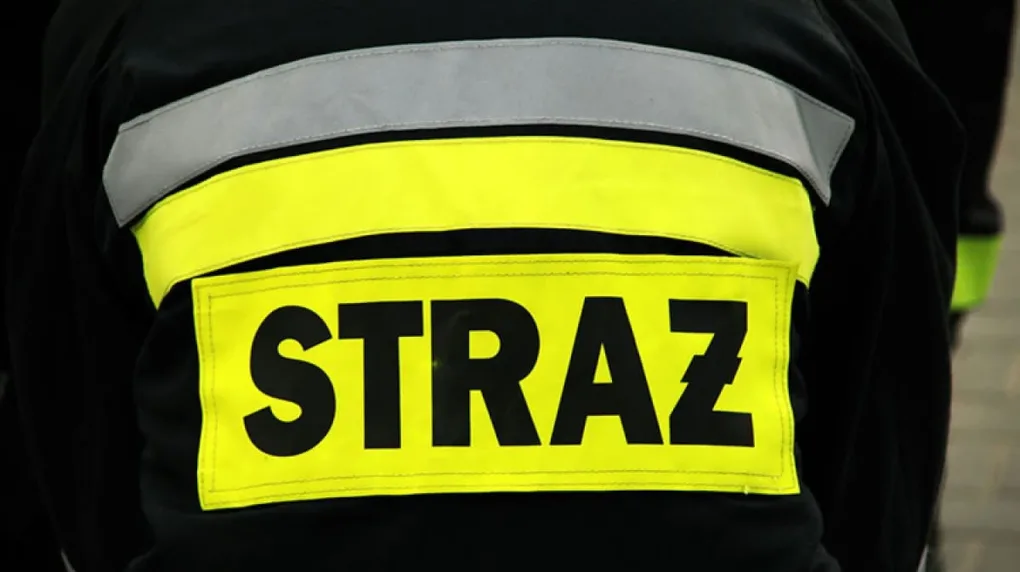 Zalana piwnica w drewnianym budynku mieszkalnym