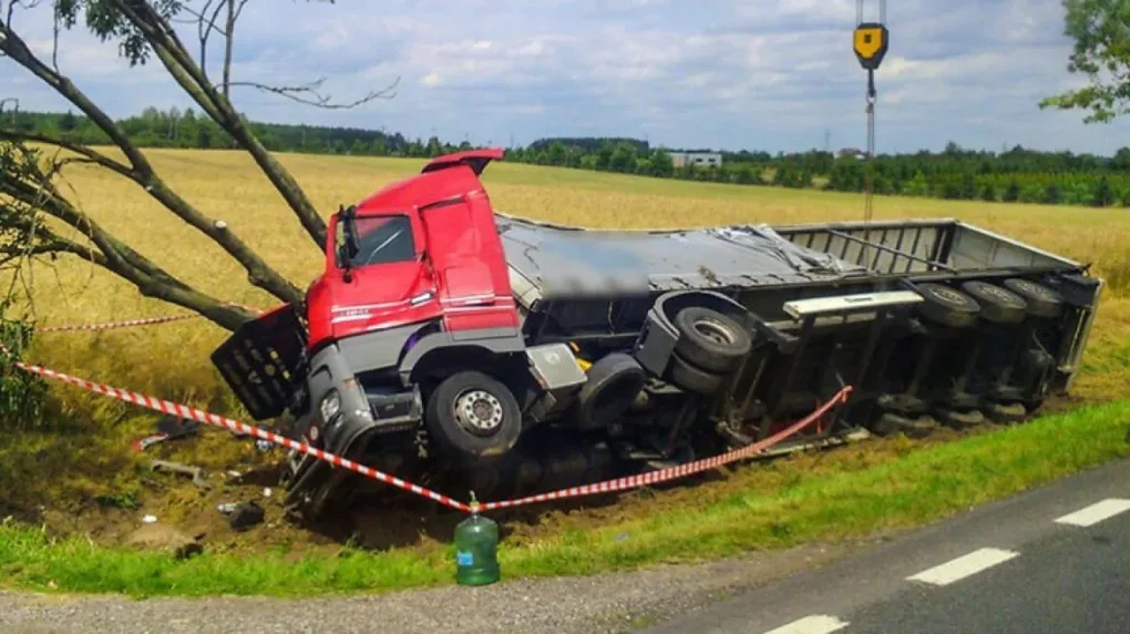 Kolejne zdarzenie drogowe z udziałem ciężarówki na S8