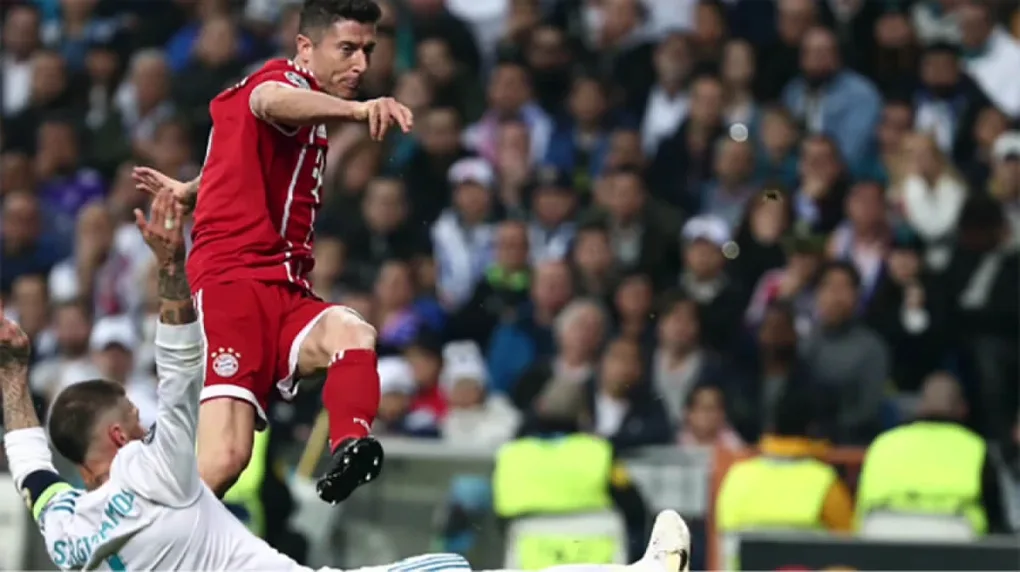 Robert Lewandowski zostaje w Bayernie Monachium (wideo)