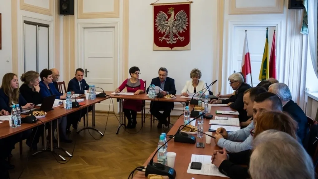 W piątek nadzwyczajna sesja rady miasta