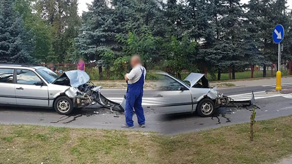 Zderzenie volkswagena z chevroletem w Małkini Górnej