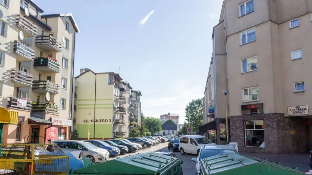 Czwartek pogodny. Wieczór z przelotnym deszczem (wideo)