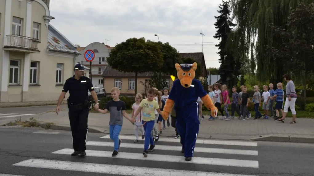 Dzieci uczyły się przechodzić przez jezdnię (zdjęcia)
