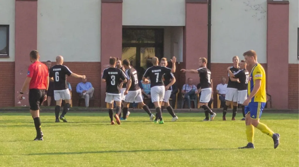 Ostrovia goni czołówkę ligi okręgowej