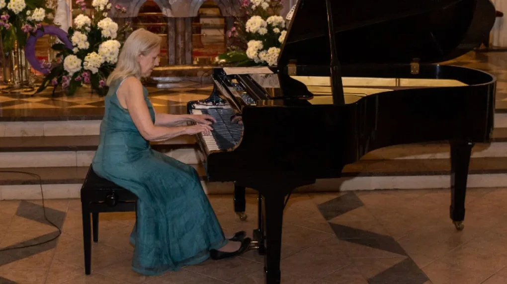 Recital w hołdzie niepodległej (zdjęcia, wideo)