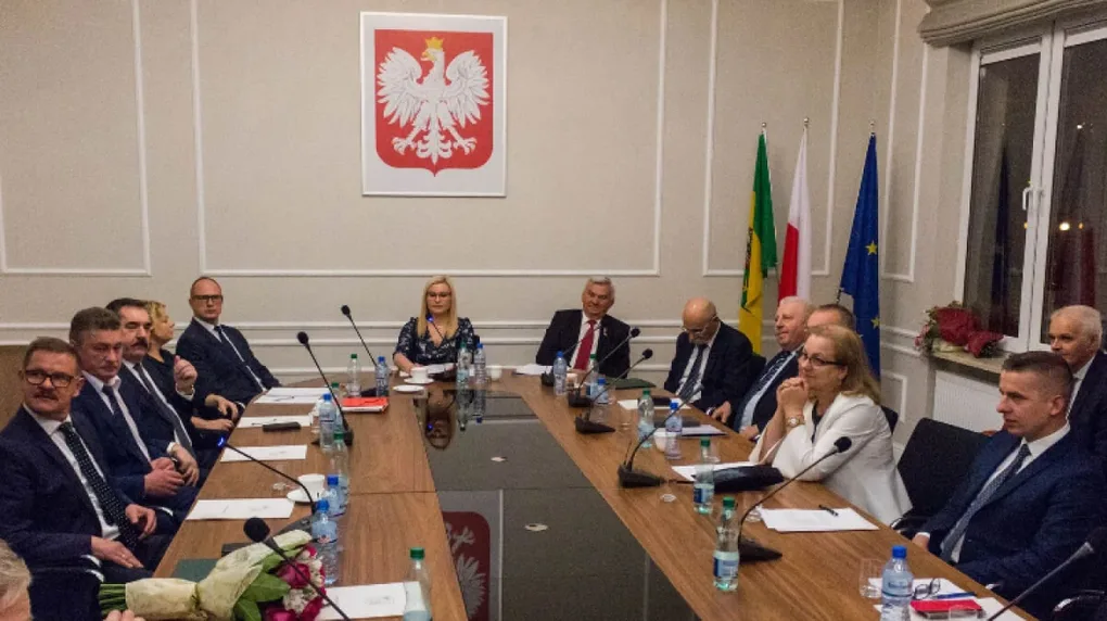 Obradował nowy skład samorządu powiatu (zdjęcia, wideo)