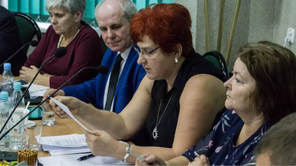 Płeć piękna opanowana radę gminy Ostrów Mazowiecka (zdjęcia, wideo)