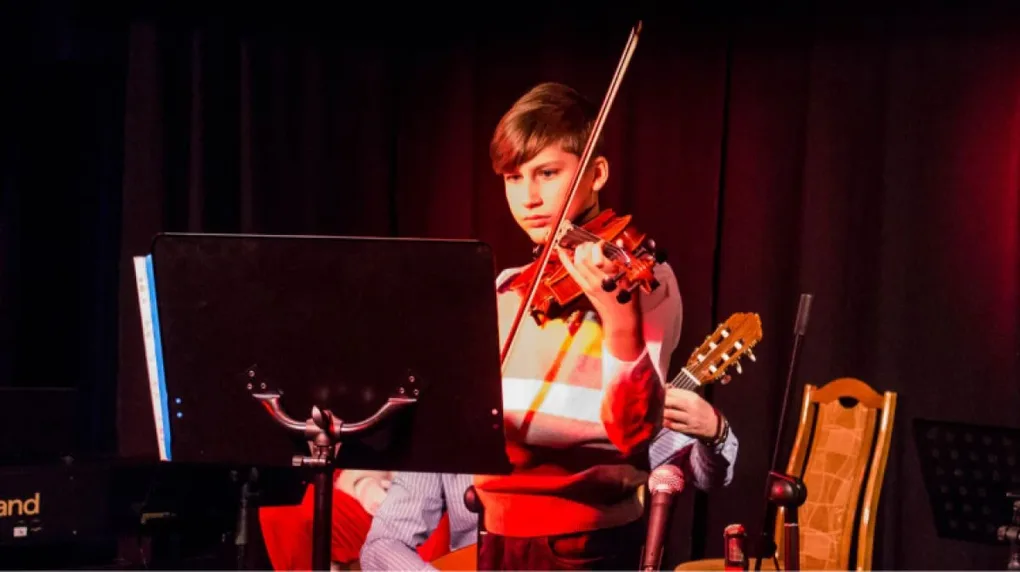 Koncert mikołajkowy ostrowskiej szkoły muzycznej (zdjęcia, wideo)