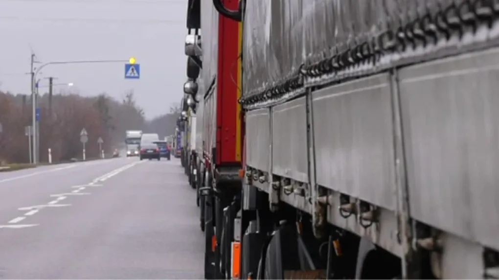 Gigantyczny korek na granicy polsko-ukraińskiej (wideo)