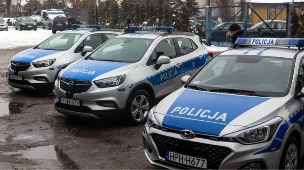Ostrowscy policjanci z nowymi radiowozami (zdjęcia)
