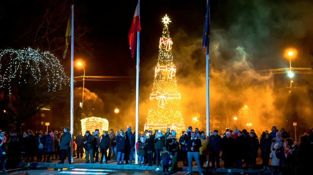 Mieszkańcy Ostrowi przywitali Nowy Rok (zdjęcia, wideo)