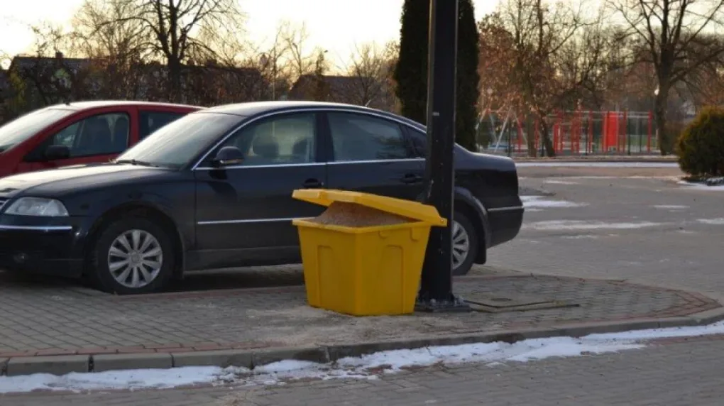 Pojemniki na piasek i sól w Andrzejewie