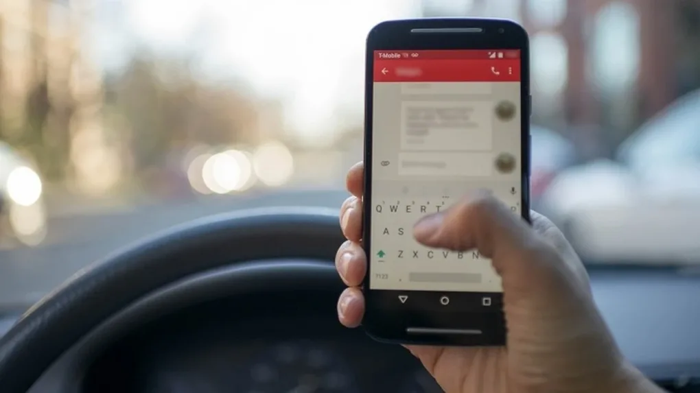 Nie używaj telefonu prowadząc auto!