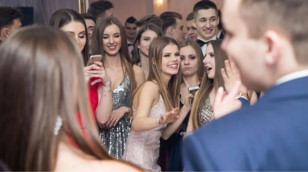 Studniówka LO im. Mikołaja Kopernika w Ostrowi Mazowieckiej (zdjęcia, wideo)